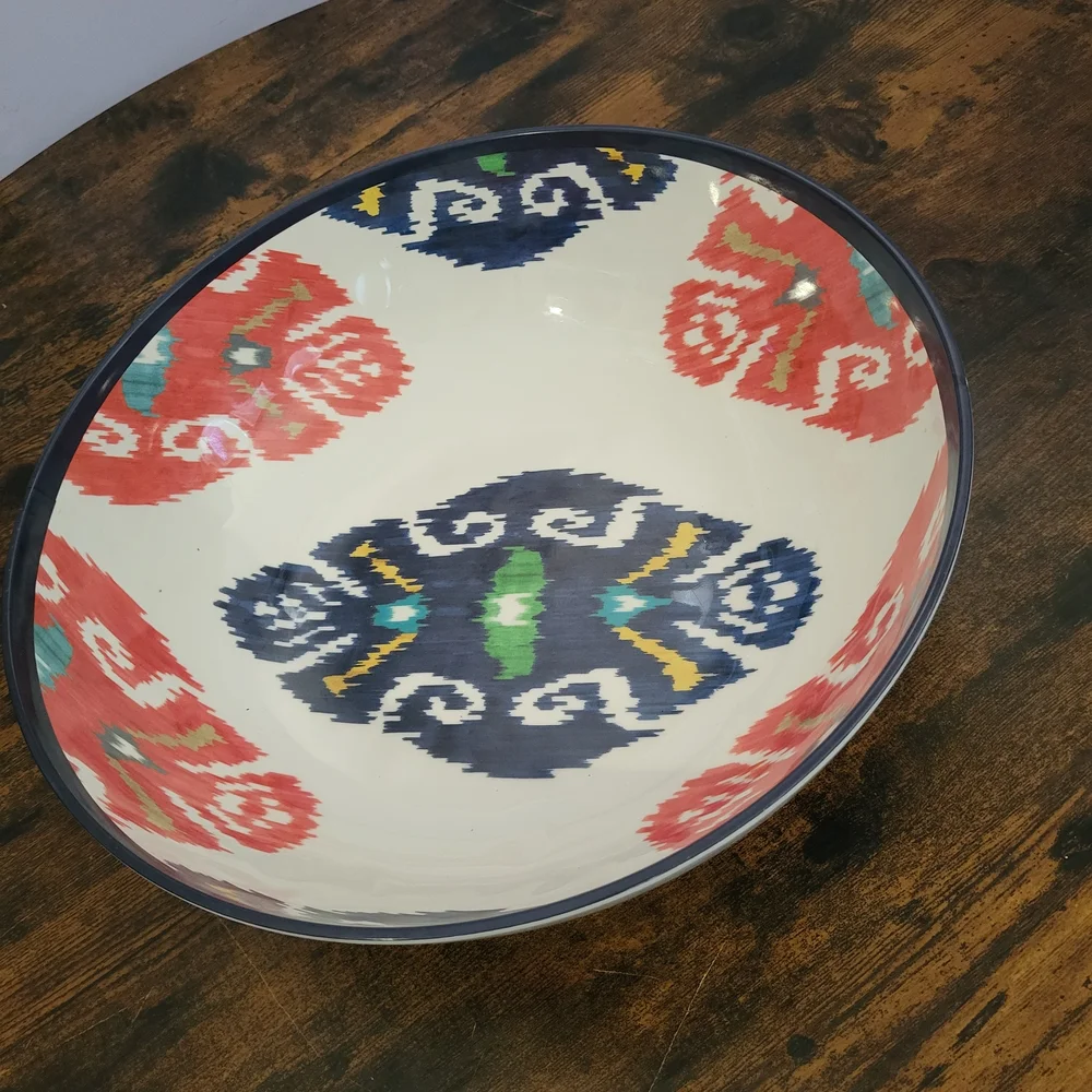 Williams Sonoma White Speckled Ceramic Plate with Embossed Logo